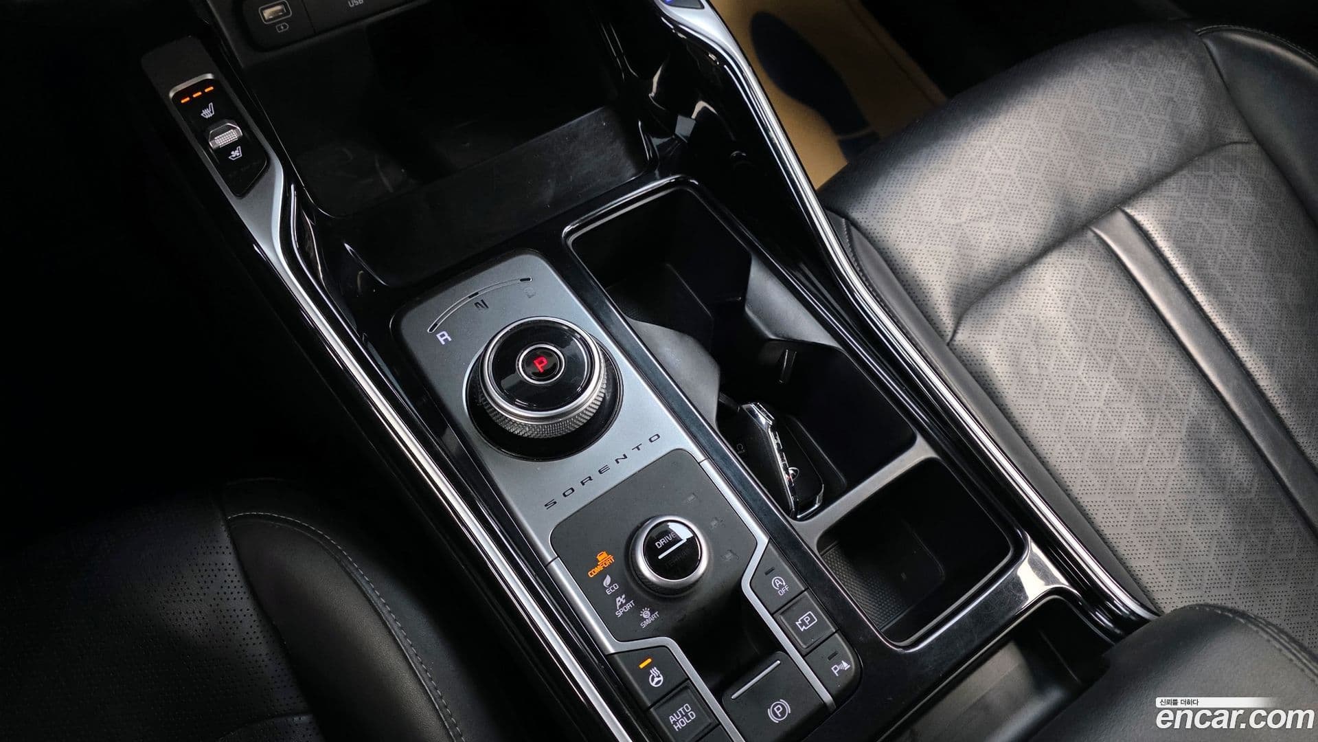 Main__Slider__Photo:Sorento Kia 2020.6-8