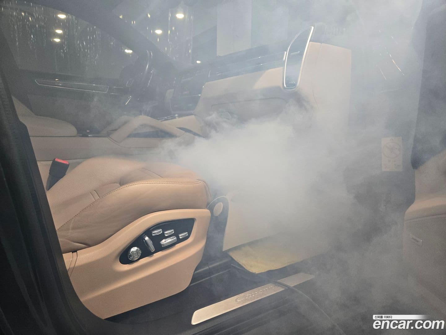 Main__Slider__Photo:Cayenne Porsche 2020.11-2