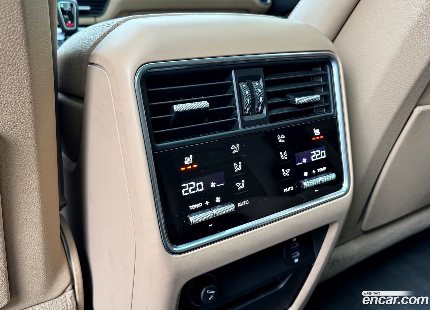 Main__Slider__Photo:Cayenne Porsche 2020.11-17