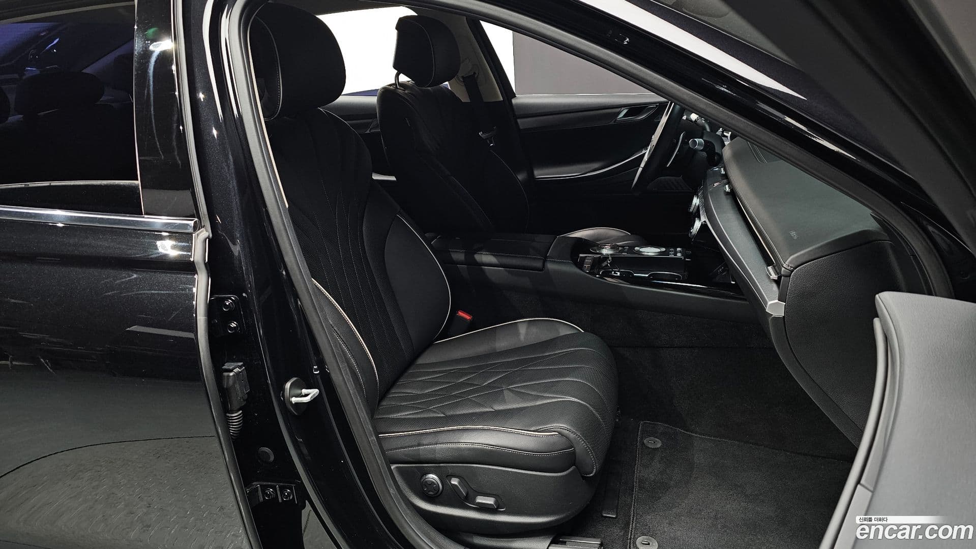 Main__Slider__Photo:G80 Genesis 2021.6-9