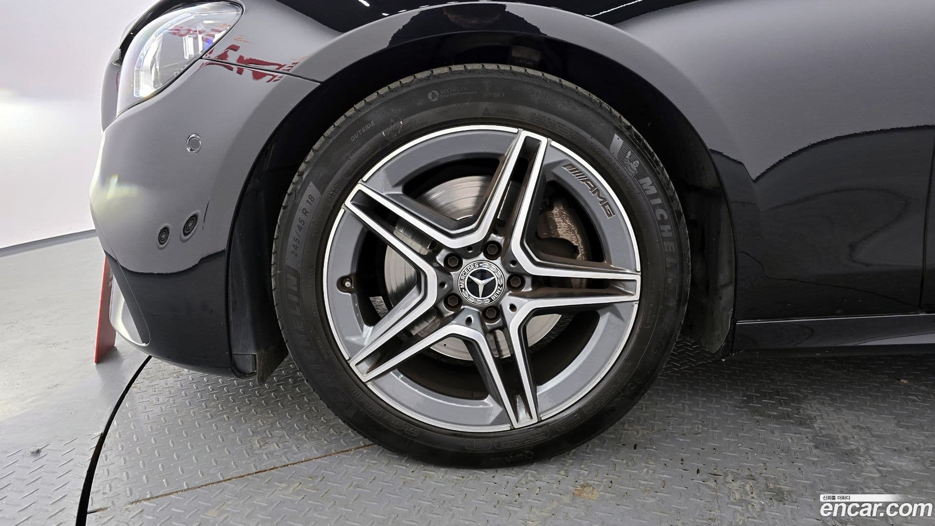 Main__Slider__Photo:E-Class Mercedes-Benz 2022.11-4