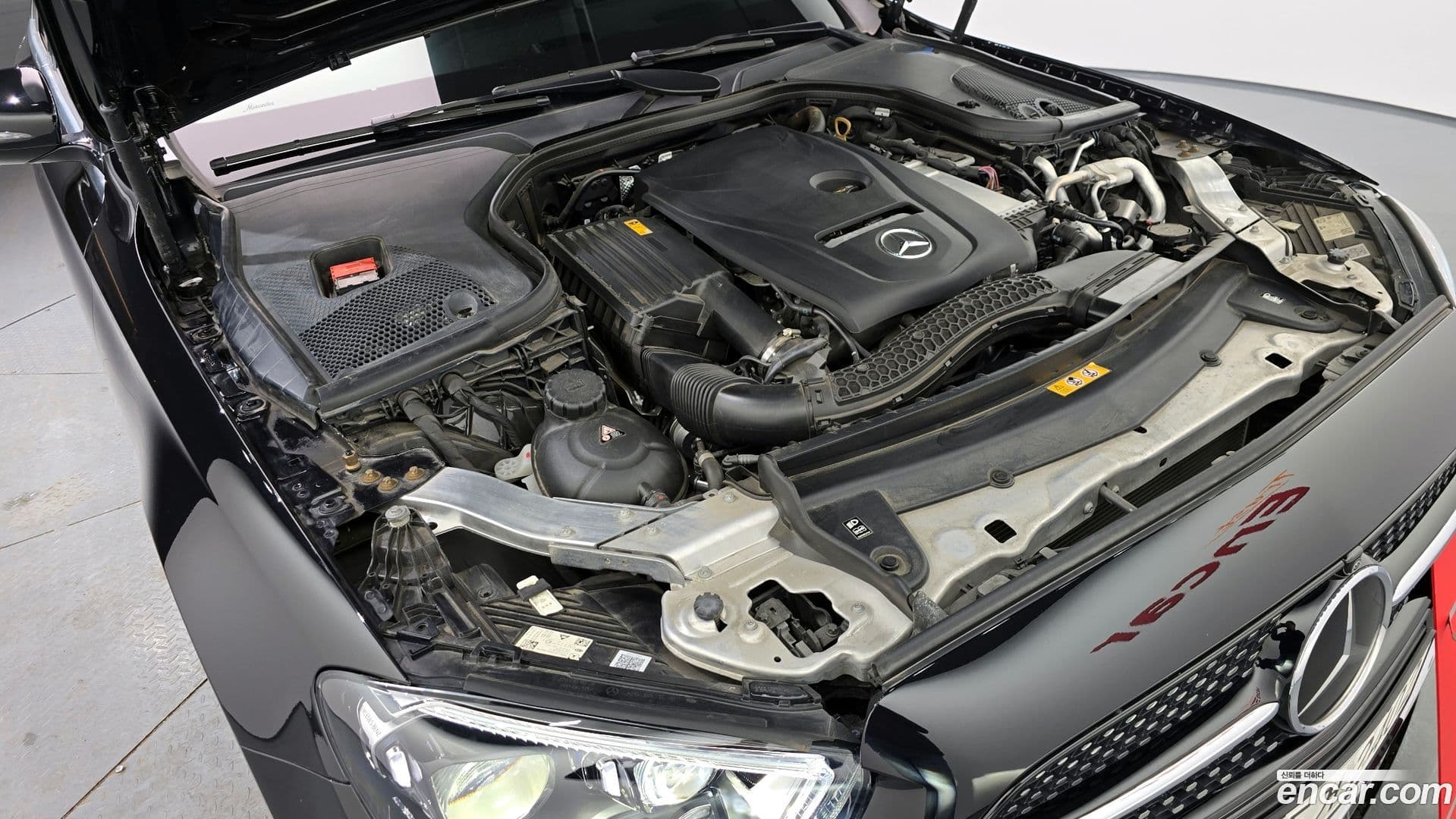 Main__Slider__Photo:E-Class Mercedes-Benz 2022.11-5