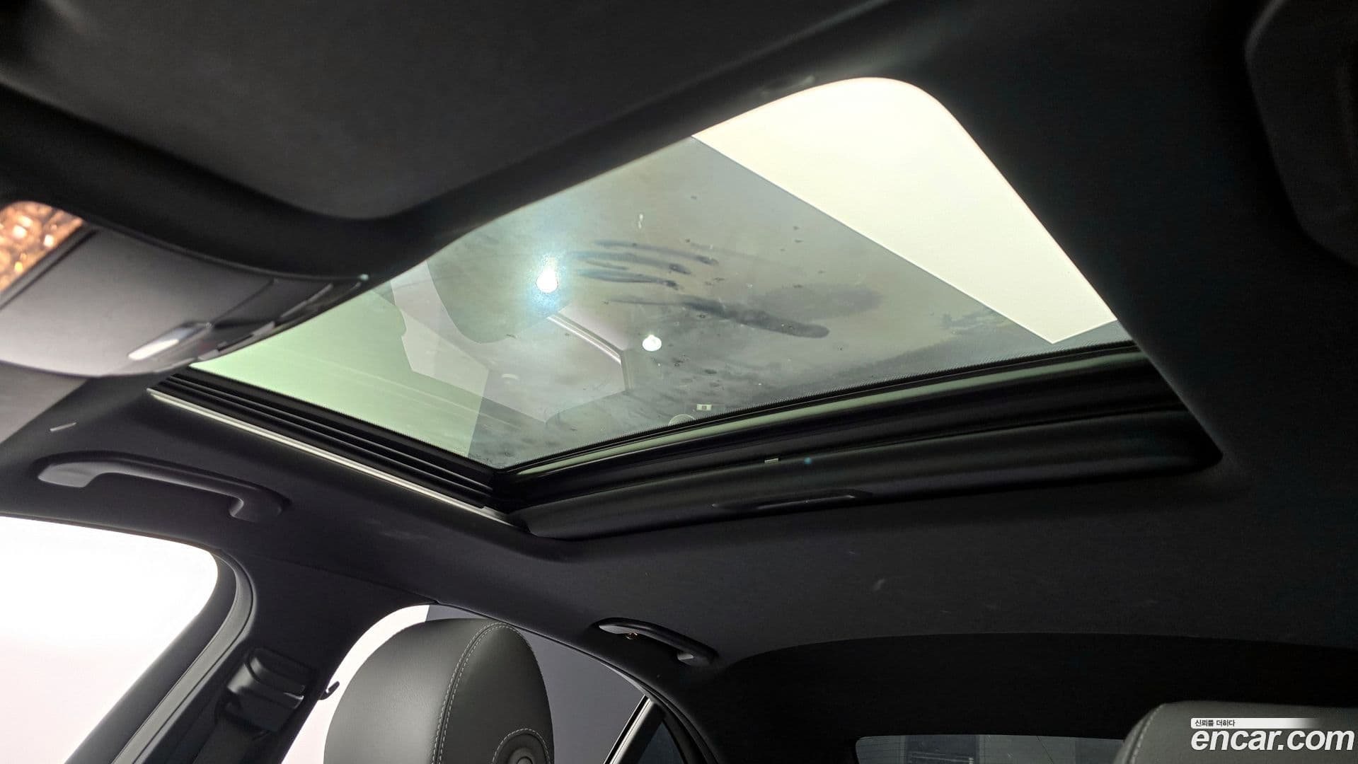 Main__Slider__Photo:E-Class Mercedes-Benz 2022.11-17