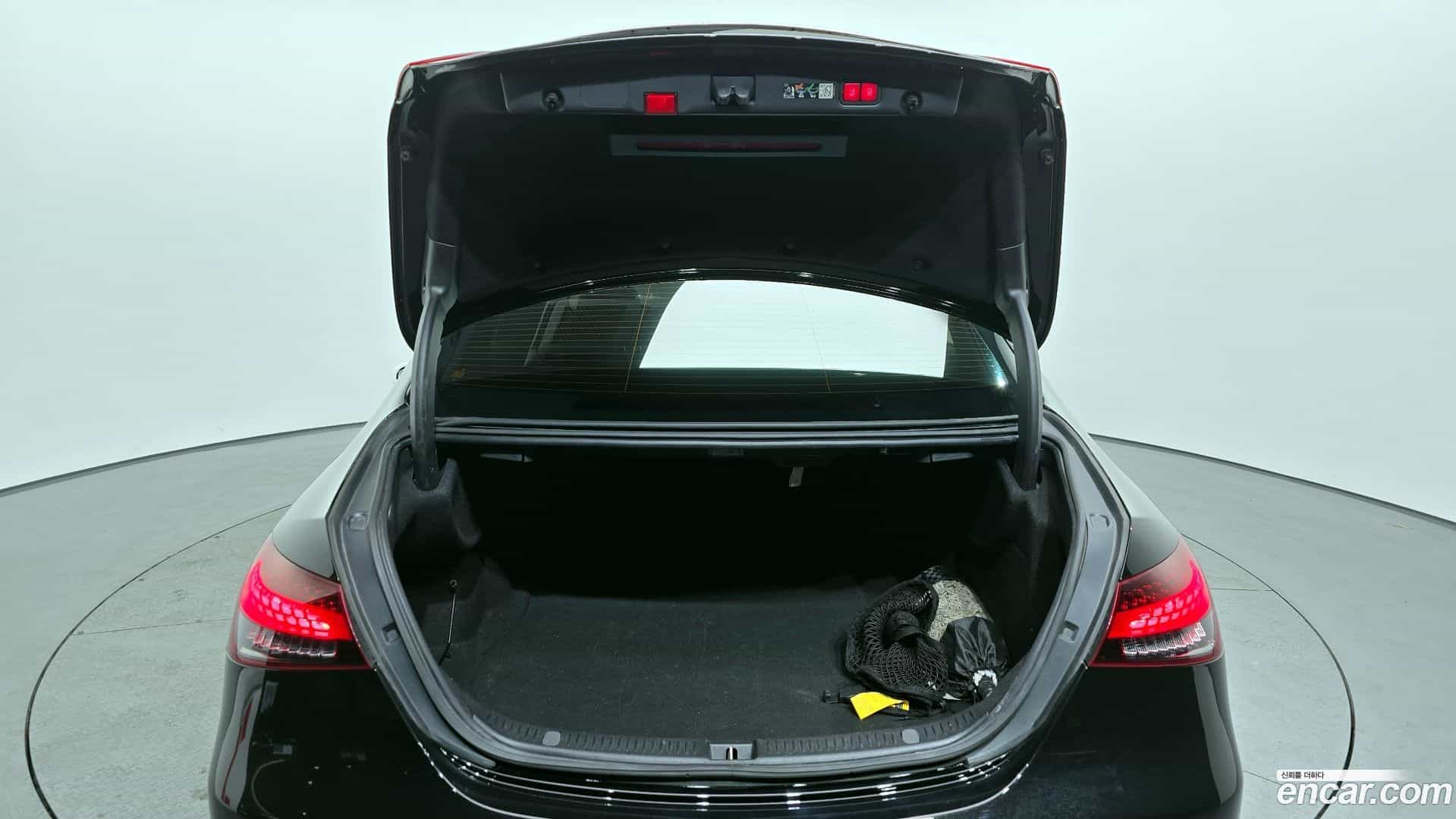 E-Class Mercedes-Benz 2022.11-OPTION-024