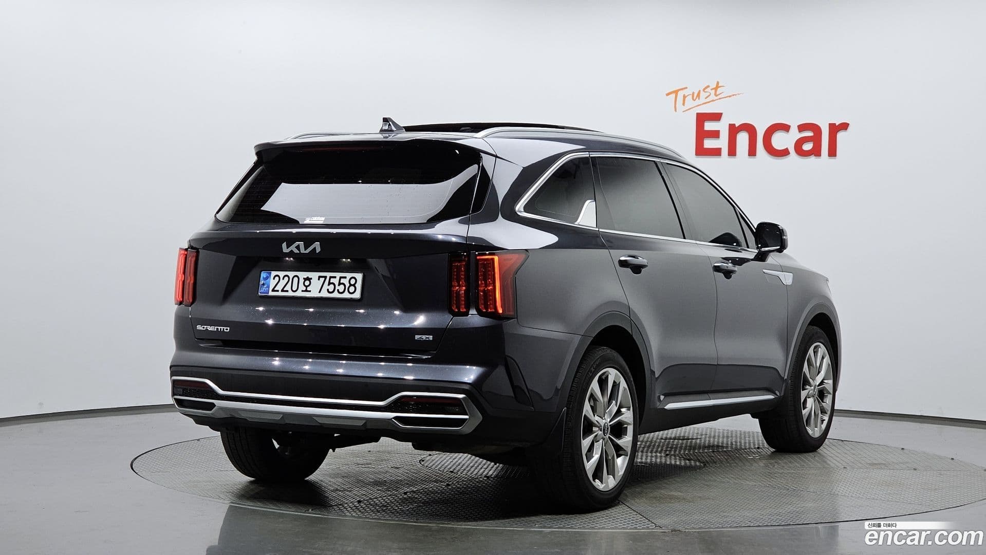 Main__Slider__Photo:Sorento Kia 2023.7-1