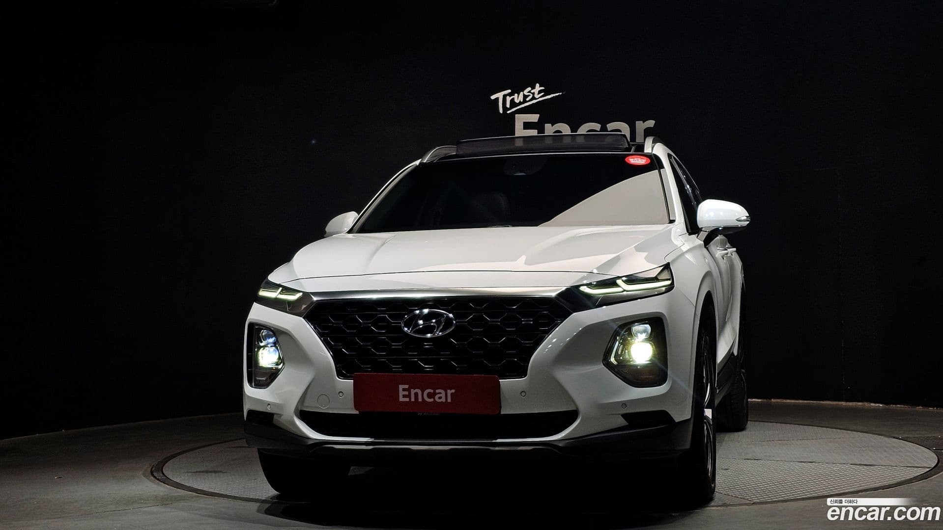 Main__Slider__Photo:Santafe Hyundai 2018.7-2