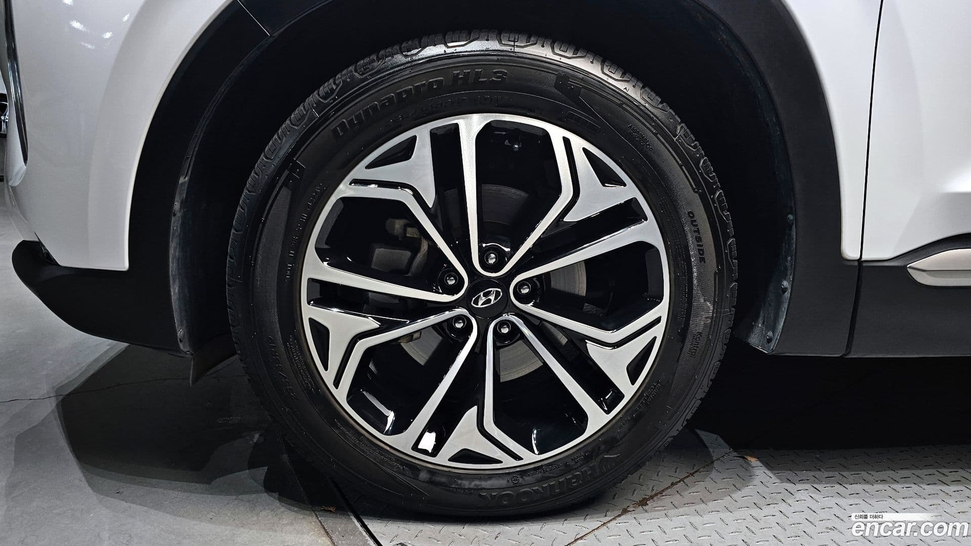 Main__Slider__Photo:Santafe Hyundai 2018.7-4