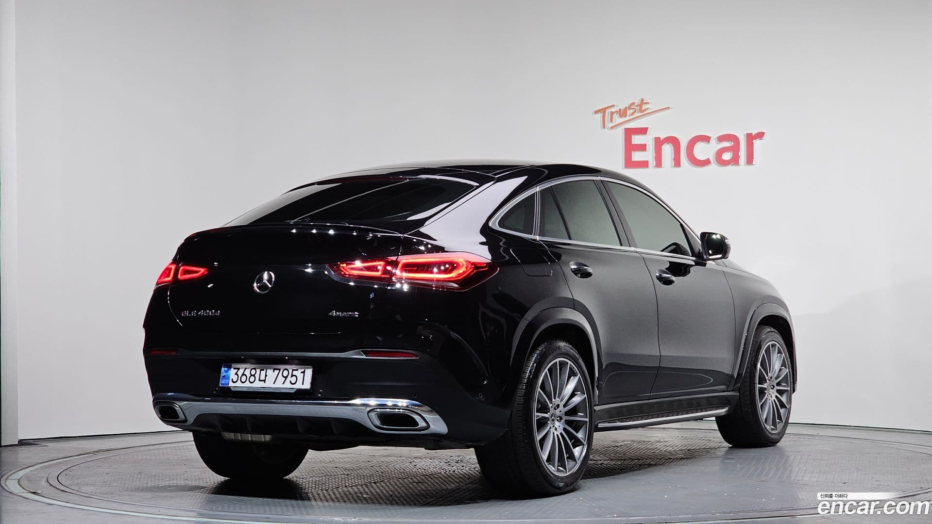 Main__Slider__Photo:GLE-Class Mercedes-Benz 2023.2-1