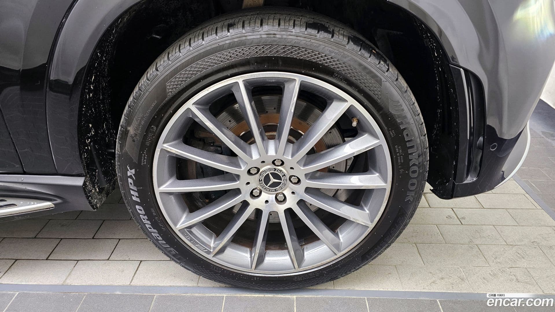 Main__Slider__Photo:GLE-Class Mercedes-Benz 2023.2-4