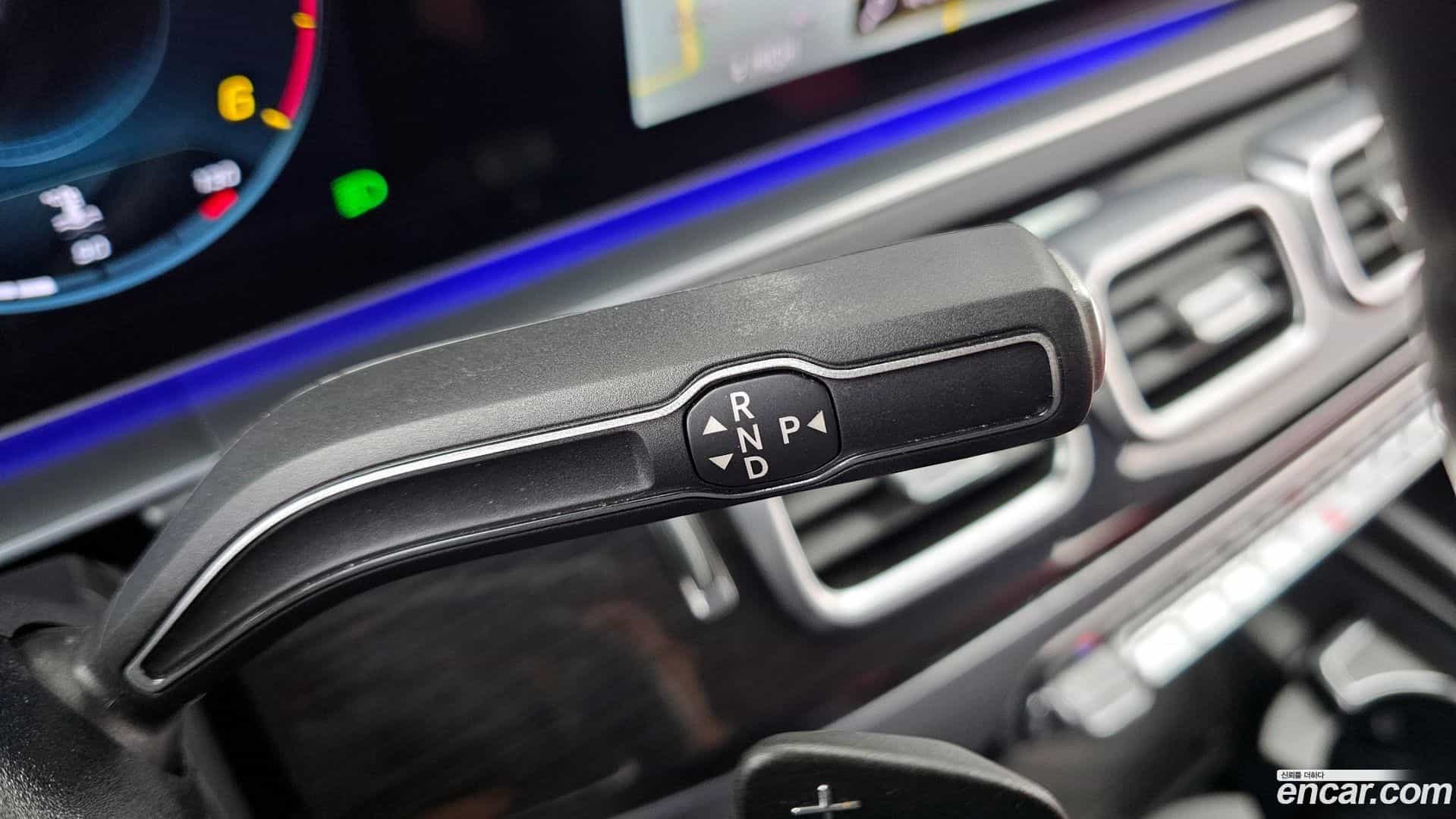 GLE-Class Mercedes-Benz 2023.2-INNER-009