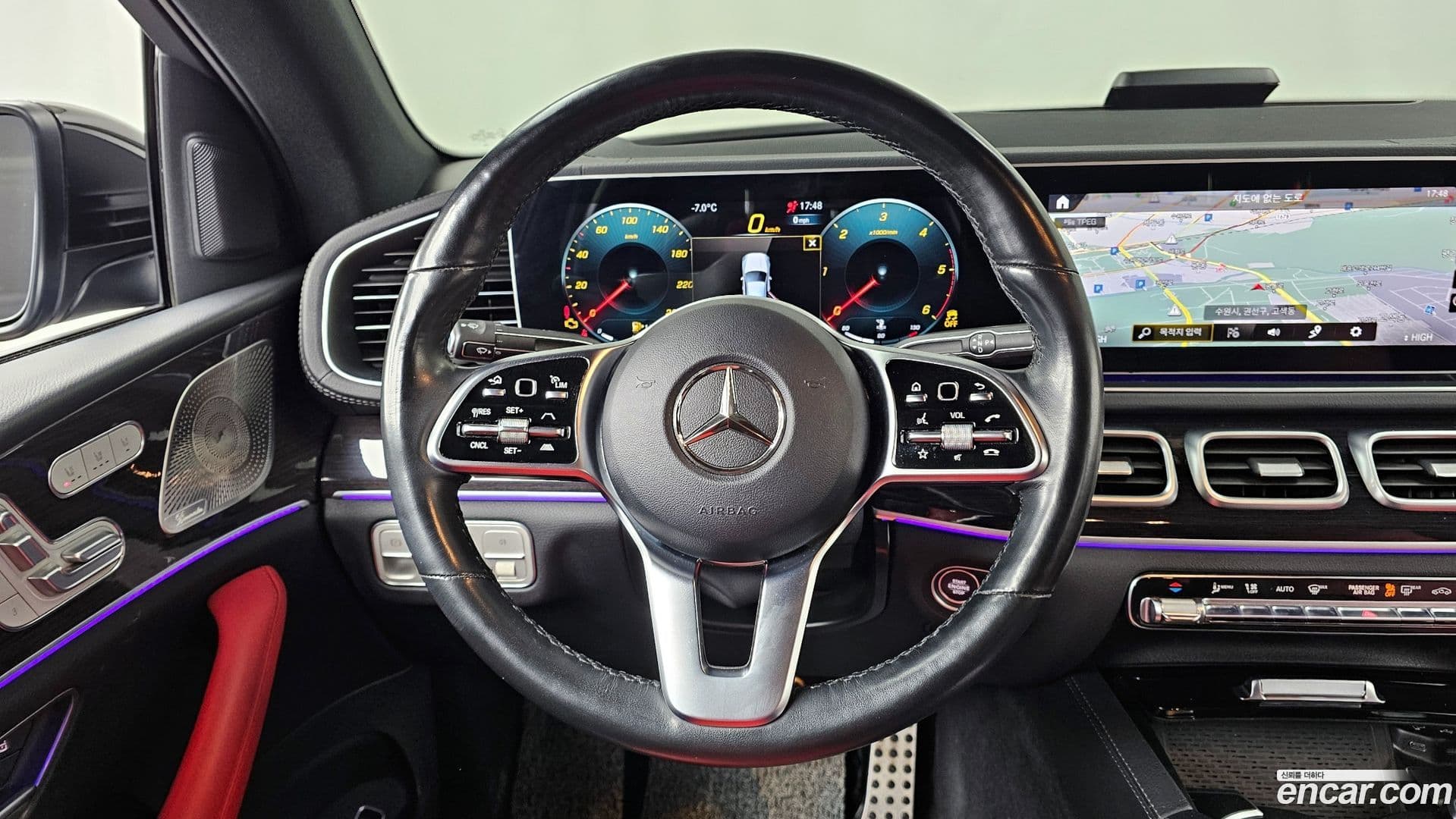 Main__Slider__Photo:GLE-Class Mercedes-Benz 2023.2-12