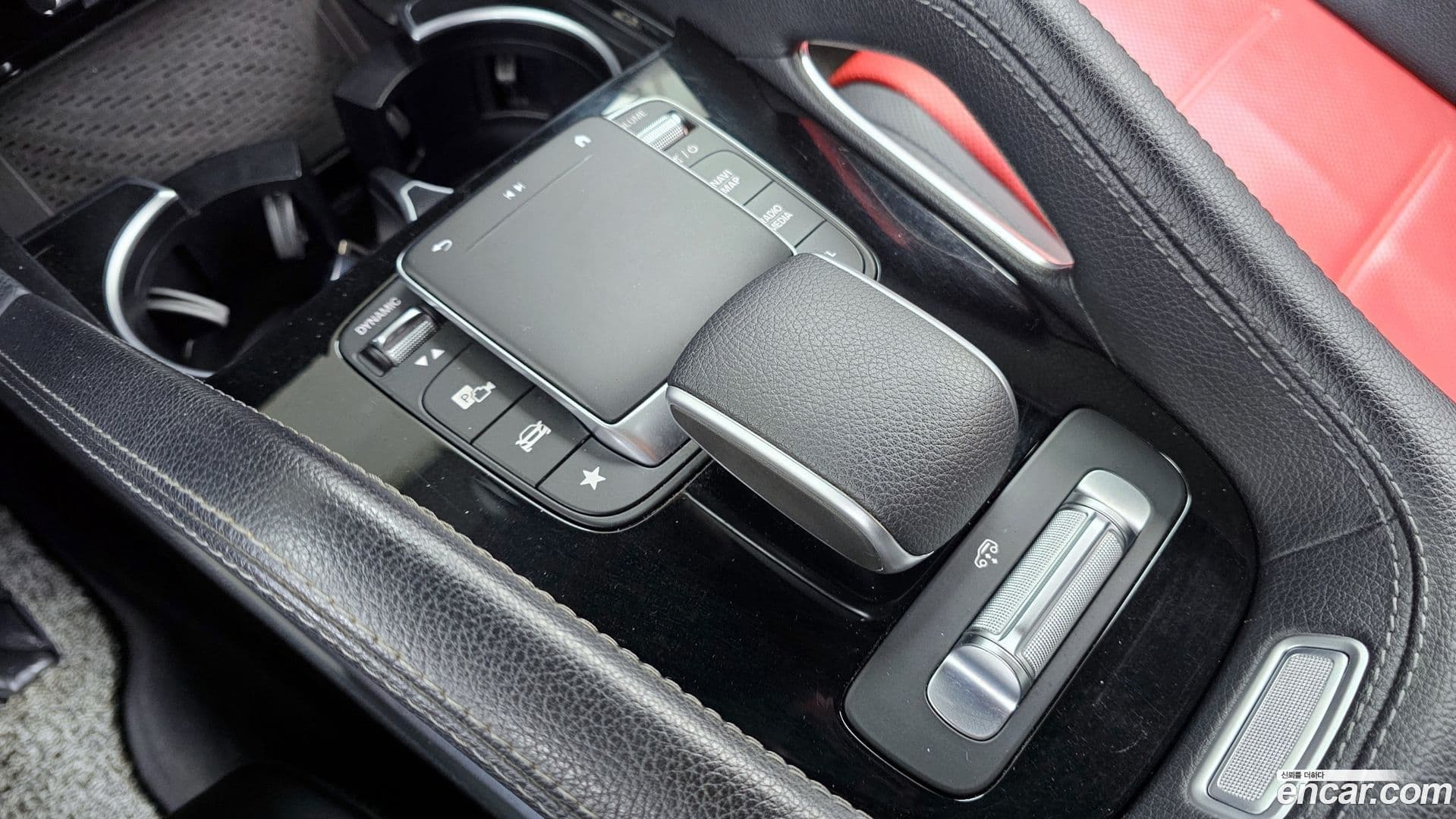 Main__Slider__Photo:GLE-Class Mercedes-Benz 2023.2-18