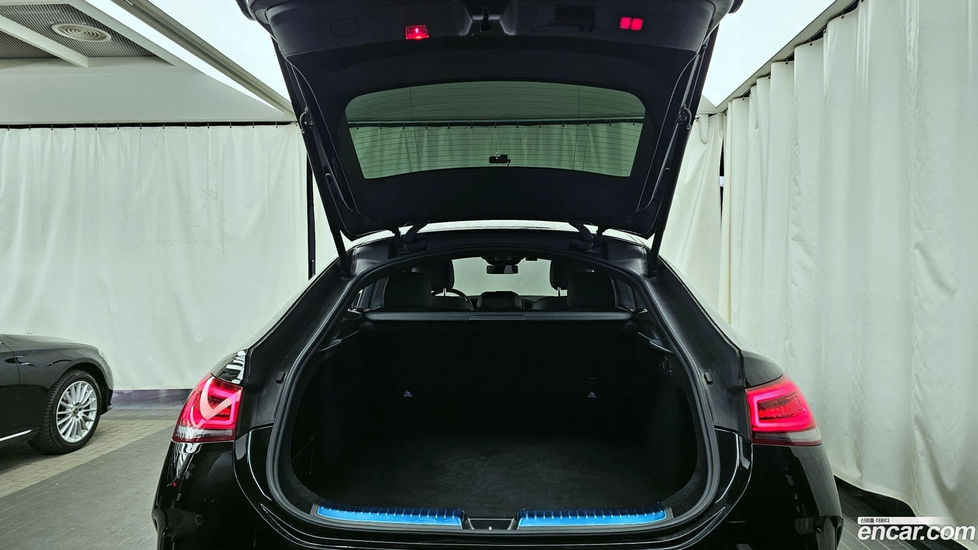 Main__Slider__Photo:GLE-Class Mercedes-Benz 2023.2-19