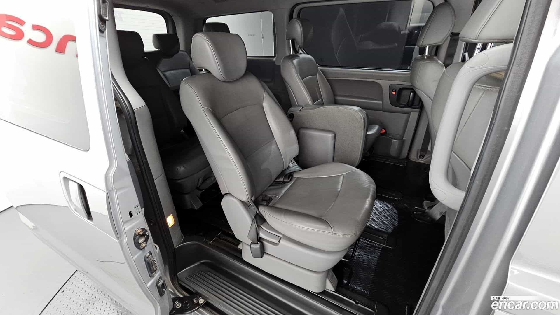 Starex Hyundai 2018.0-OPTION-015