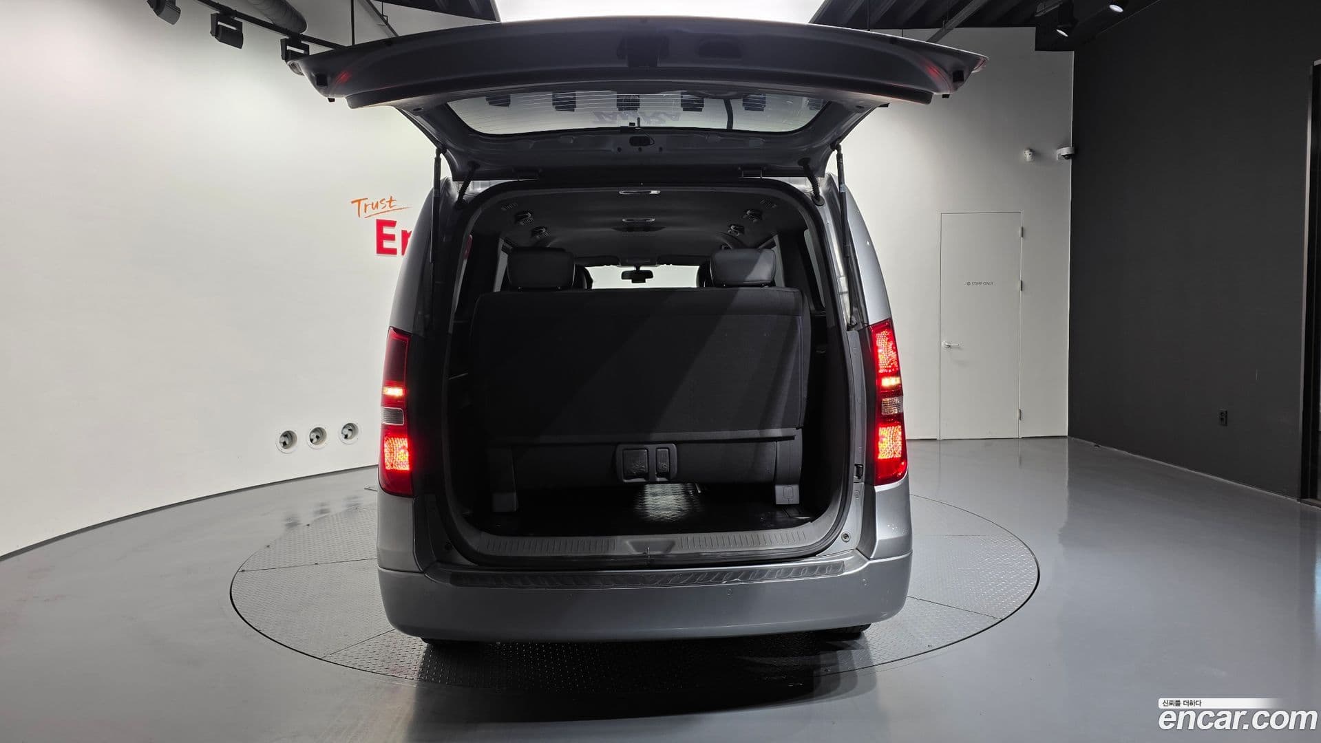 Main__Slider__Photo:Starex Hyundai 2018.0-19