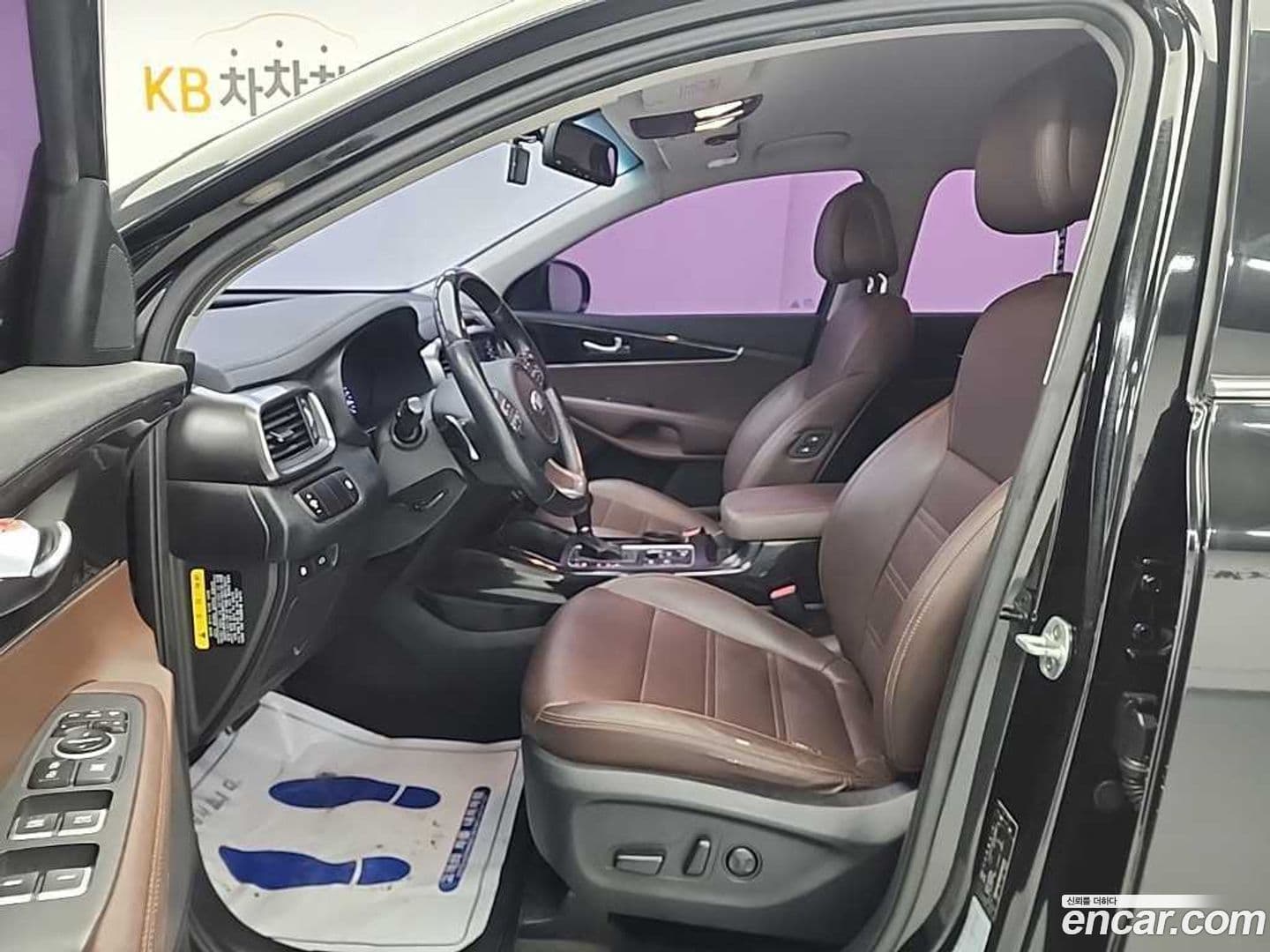 Main__Slider__Photo:Sorento Kia 2017.0-10