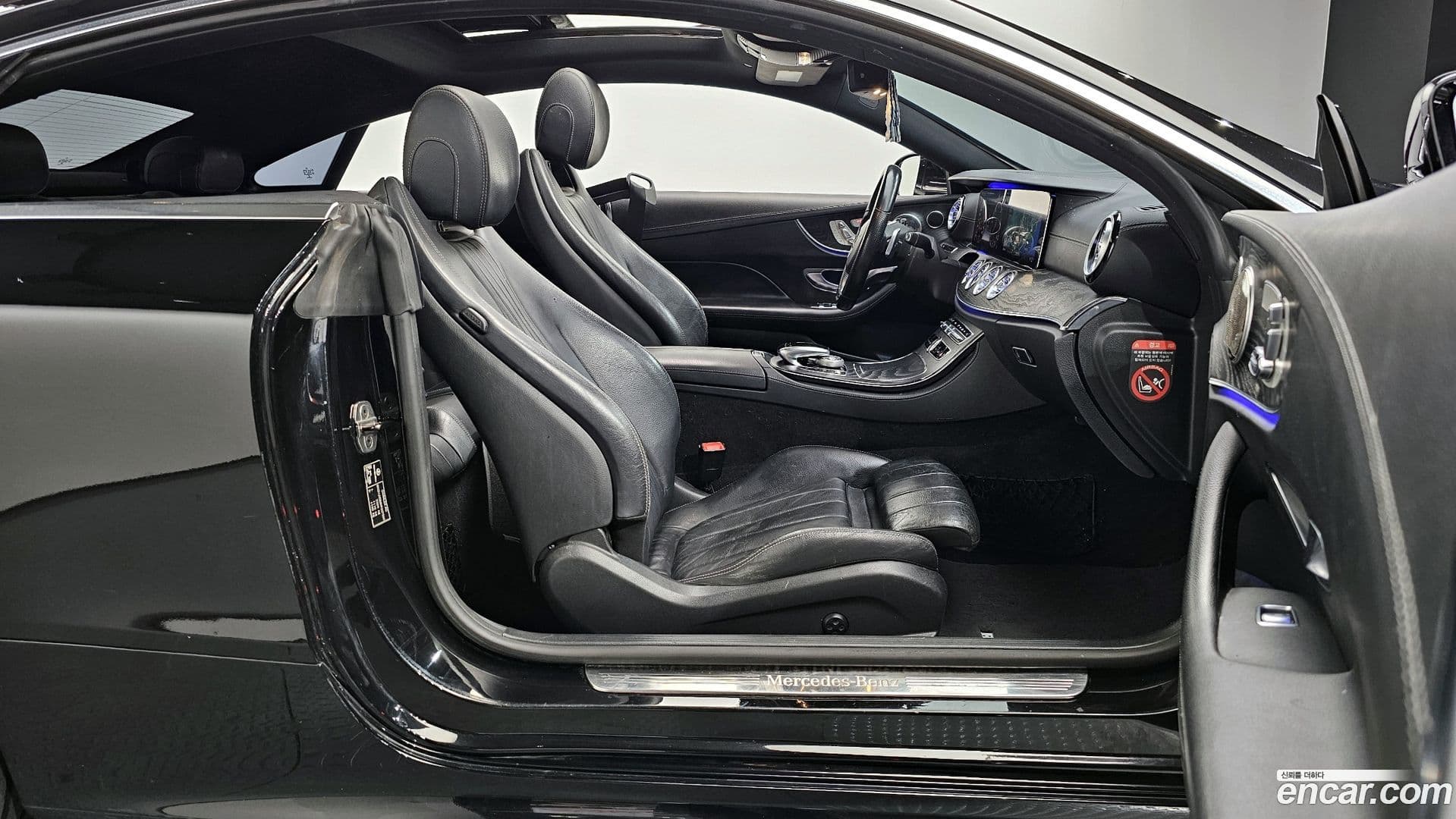 Main__Slider__Photo:E-Class Mercedes-Benz 2017.10-9