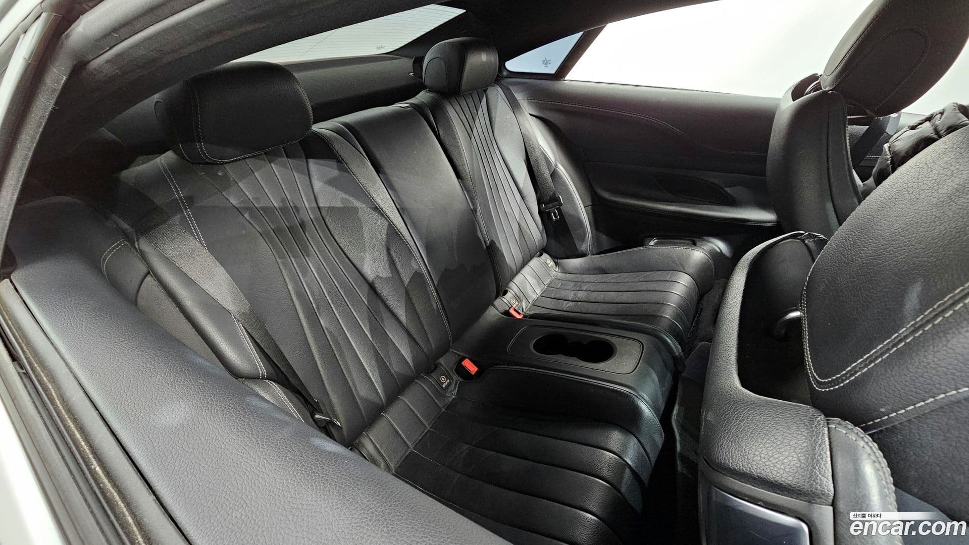 Main__Slider__Photo:E-Class Mercedes-Benz 2017.10-11