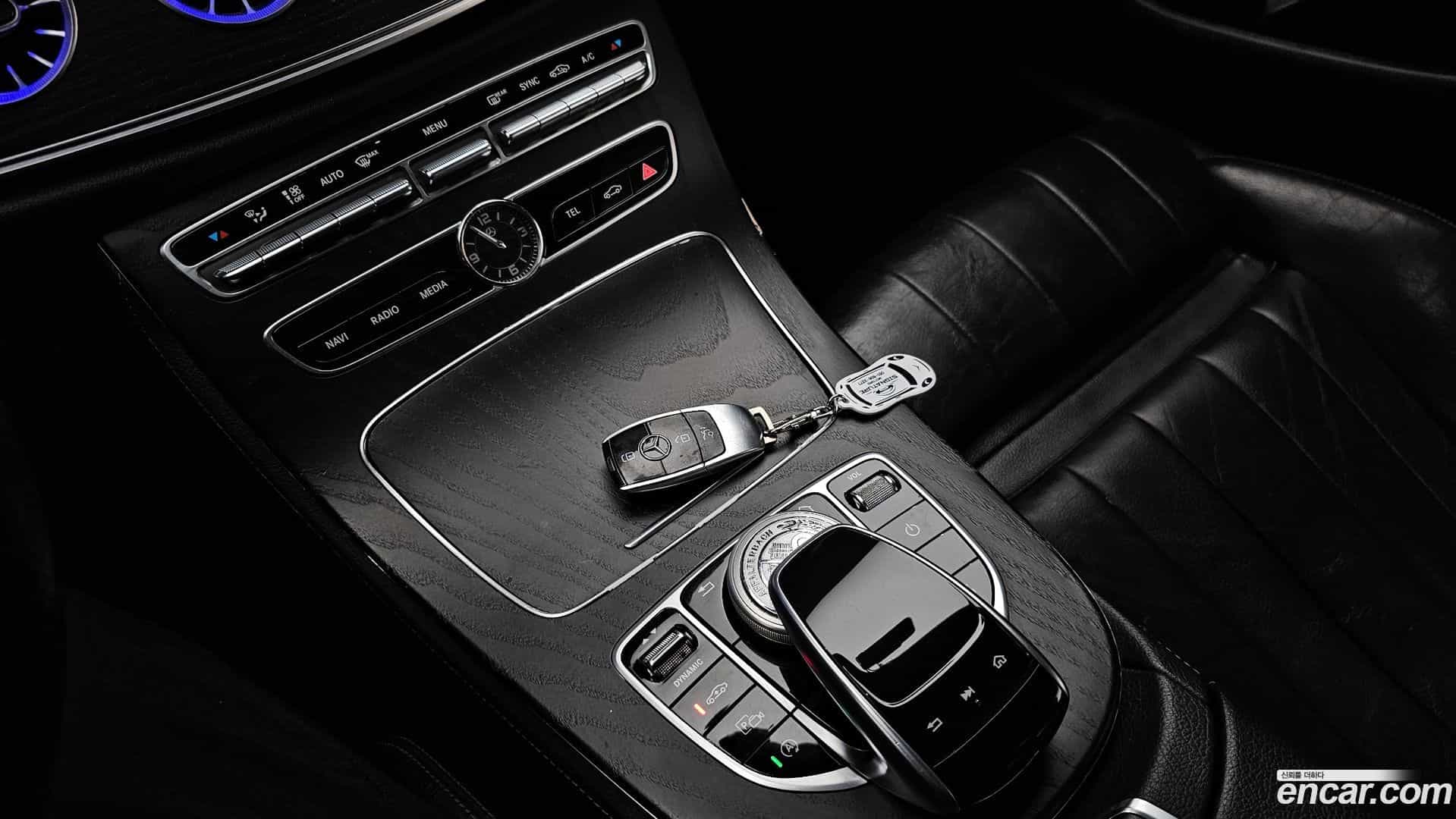 E-Class Mercedes-Benz 2017.10-OPTION-020