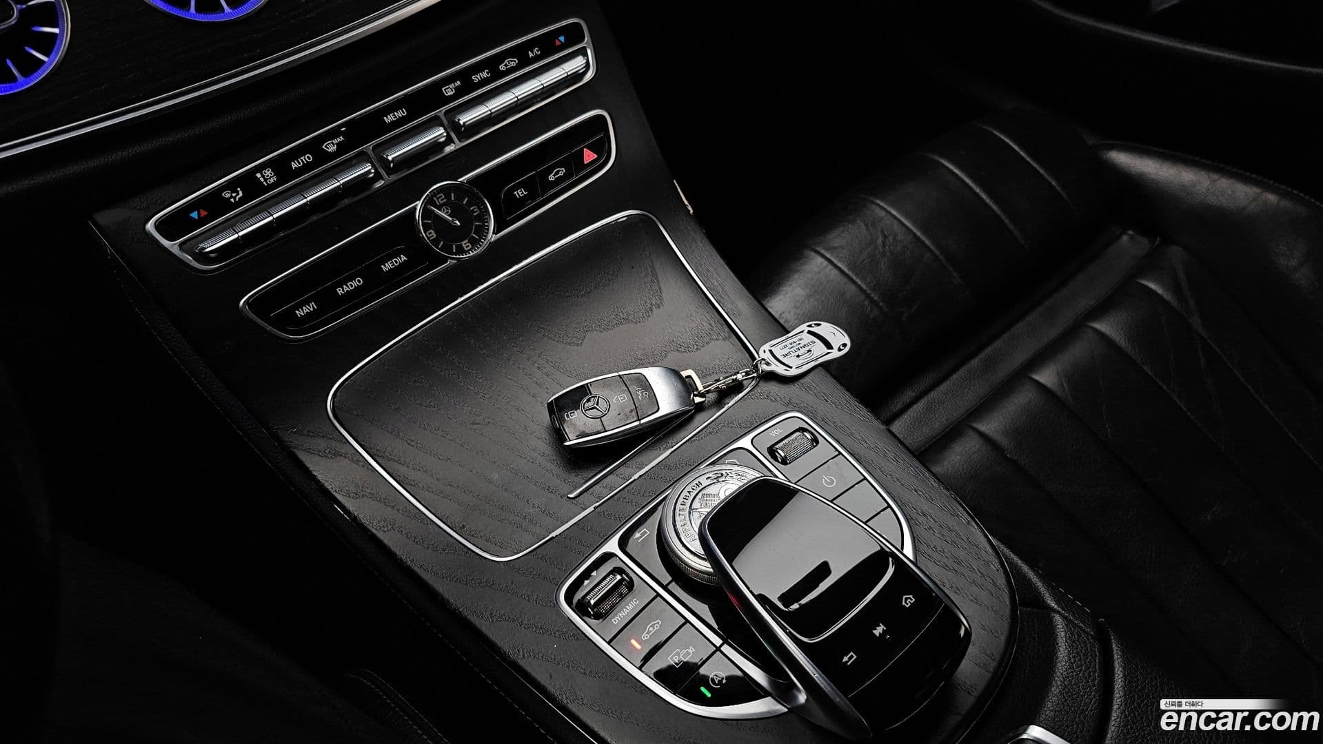 Main__Slider__Photo:E-Class Mercedes-Benz 2017.10-15