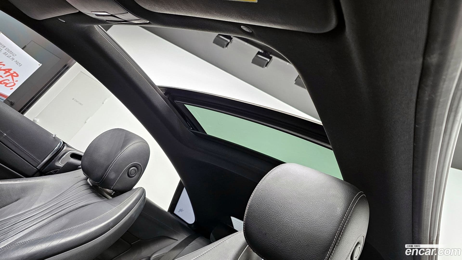 Main__Slider__Photo:E-Class Mercedes-Benz 2017.10-18