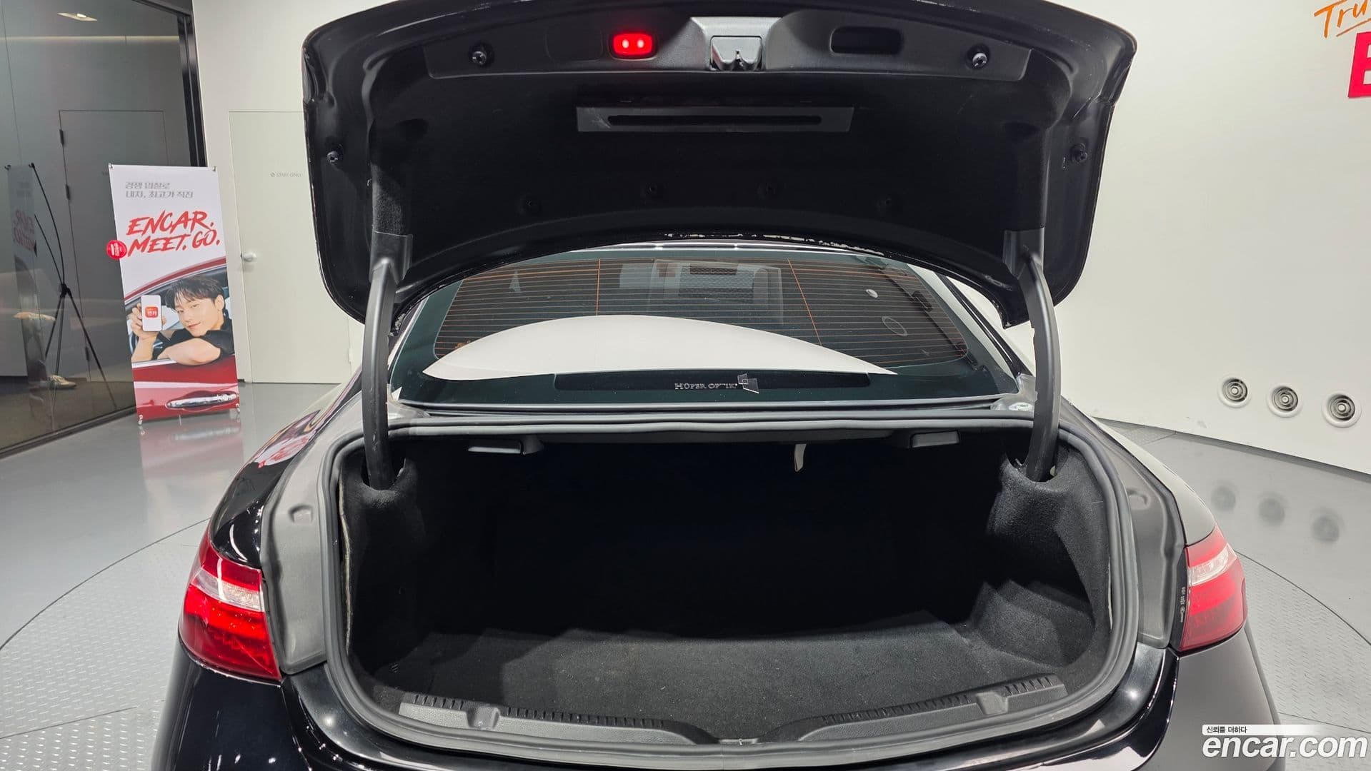 Main__Slider__Photo:E-Class Mercedes-Benz 2017.10-19