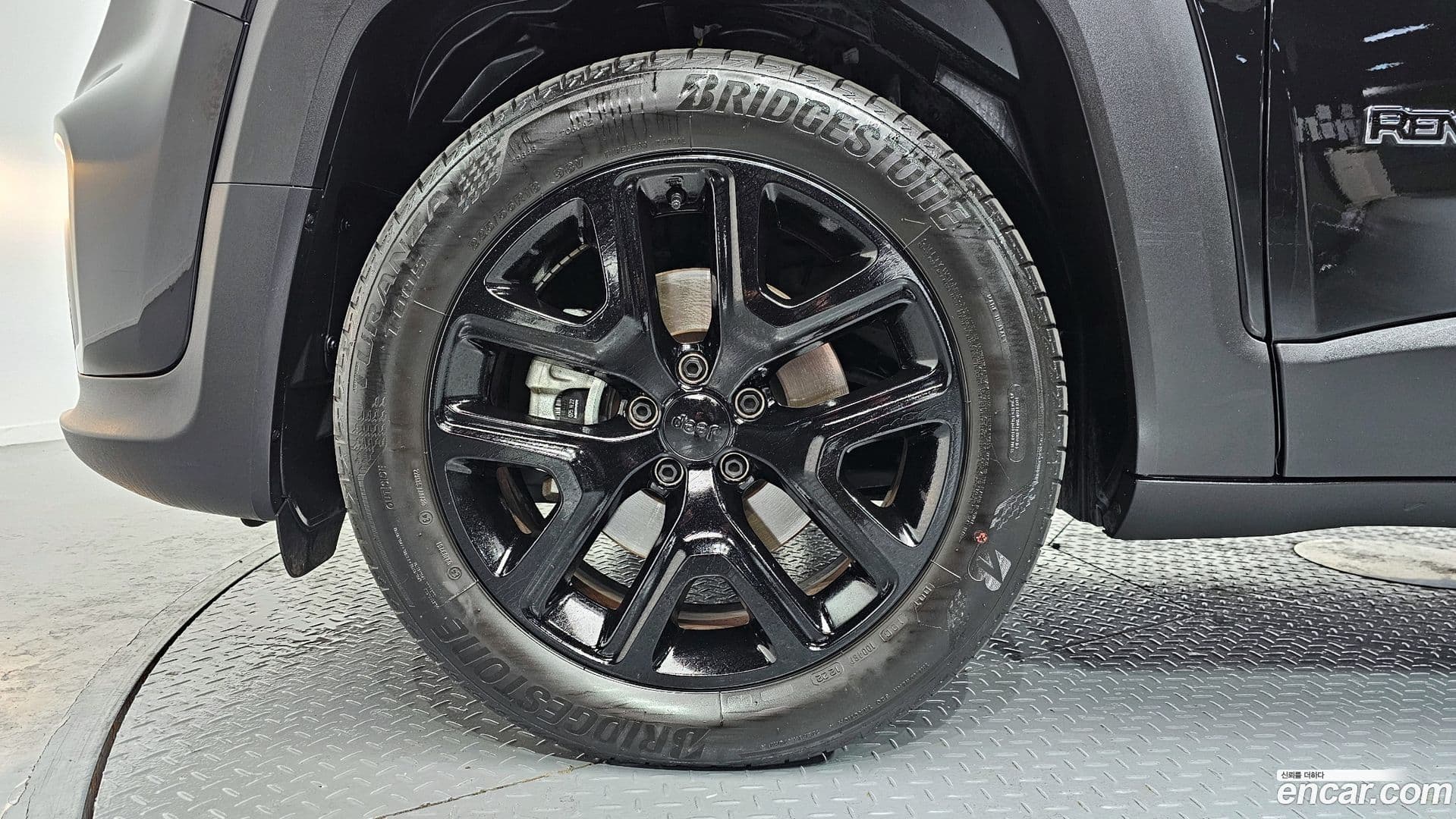 Main__Slider__Photo:Renegade Jeep 2022.9-4