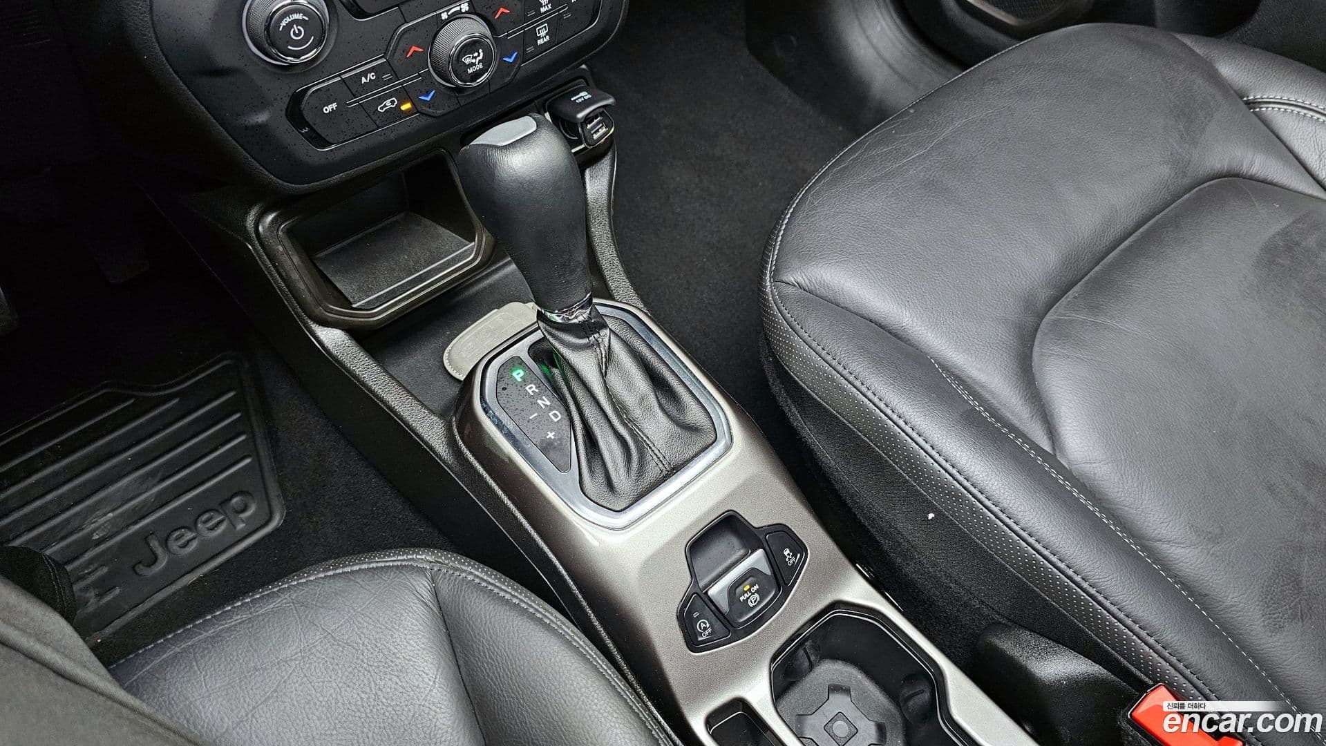 Main__Slider__Photo:Renegade Jeep 2022.9-8