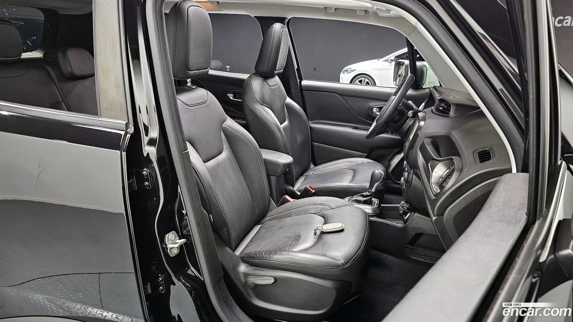 Renegade Jeep 2022.9-INNER-010