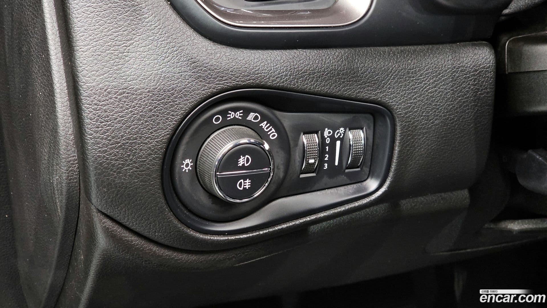 Main__Slider__Photo:Renegade Jeep 2022.9-14