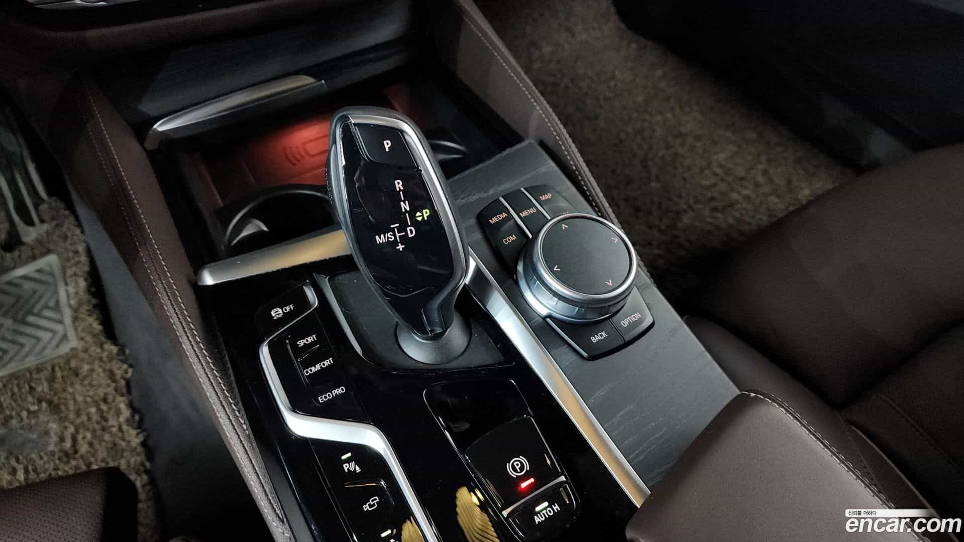 Gran Turismo BMW 2021.9-INNER-009