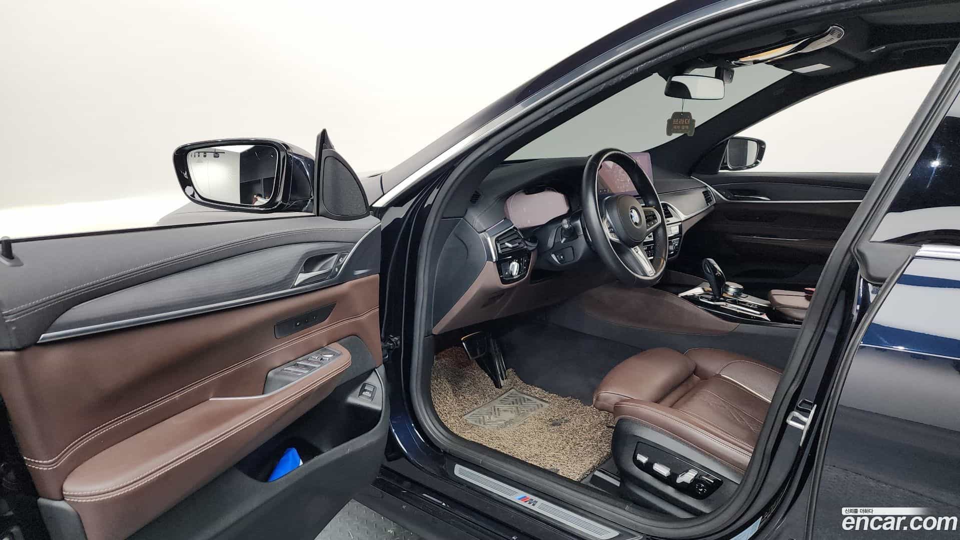 Gran Turismo BMW 2021.9-INNER-010