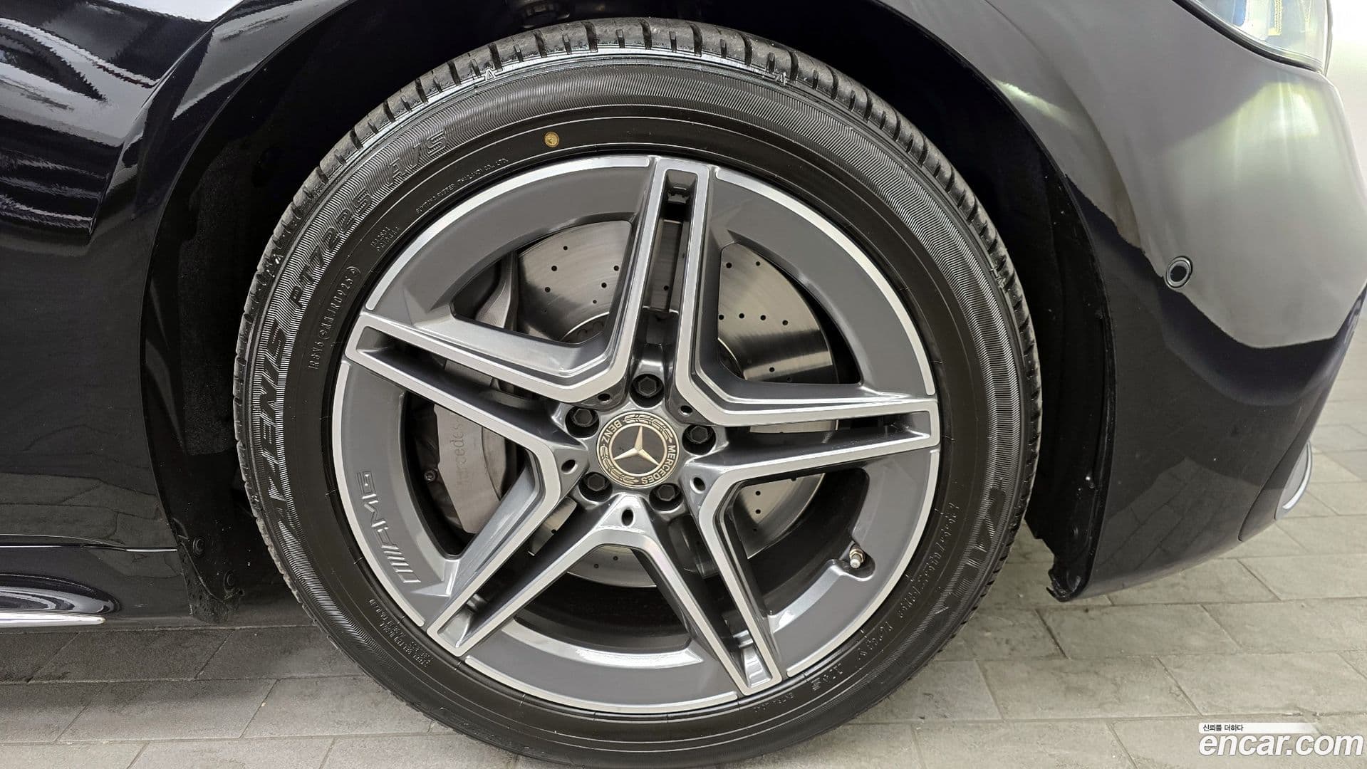 Main__Slider__Photo:S-Class Mercedes-Benz 2022.3-4