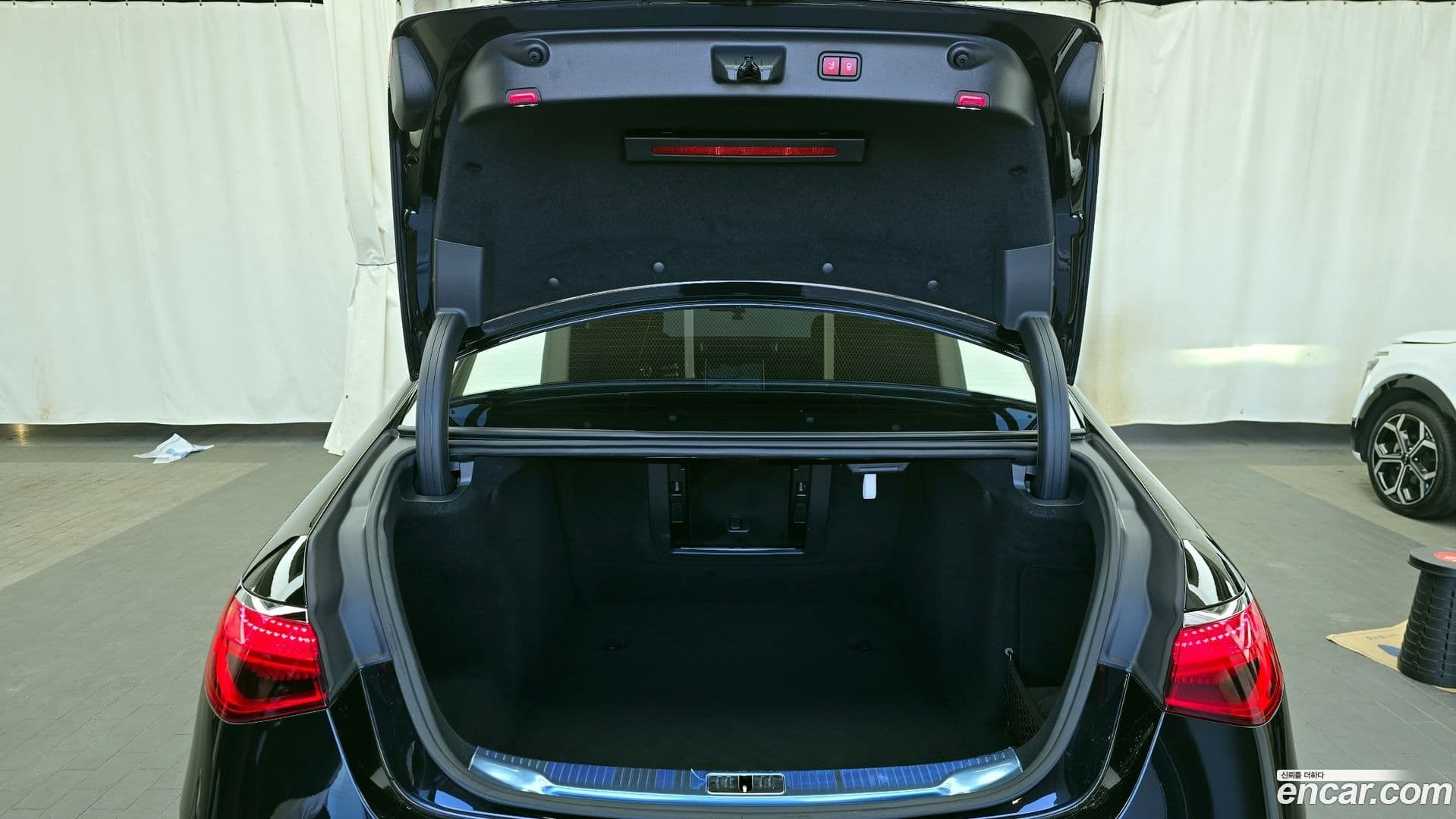 Main__Slider__Photo:S-Class Mercedes-Benz 2022.3-19