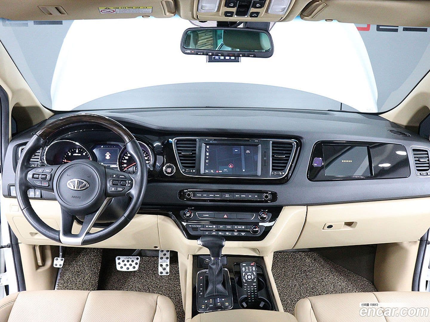 Main__Slider__Photo:Canival Kia 2018.1-12