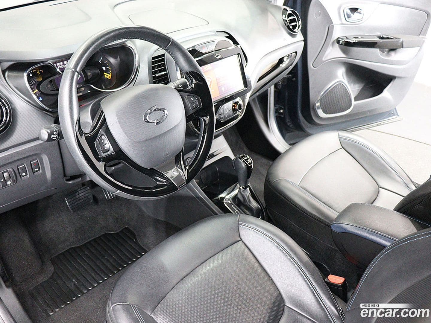 Main__Slider__Photo:QM3 Renault-KoreaSamsung 2016.7-17