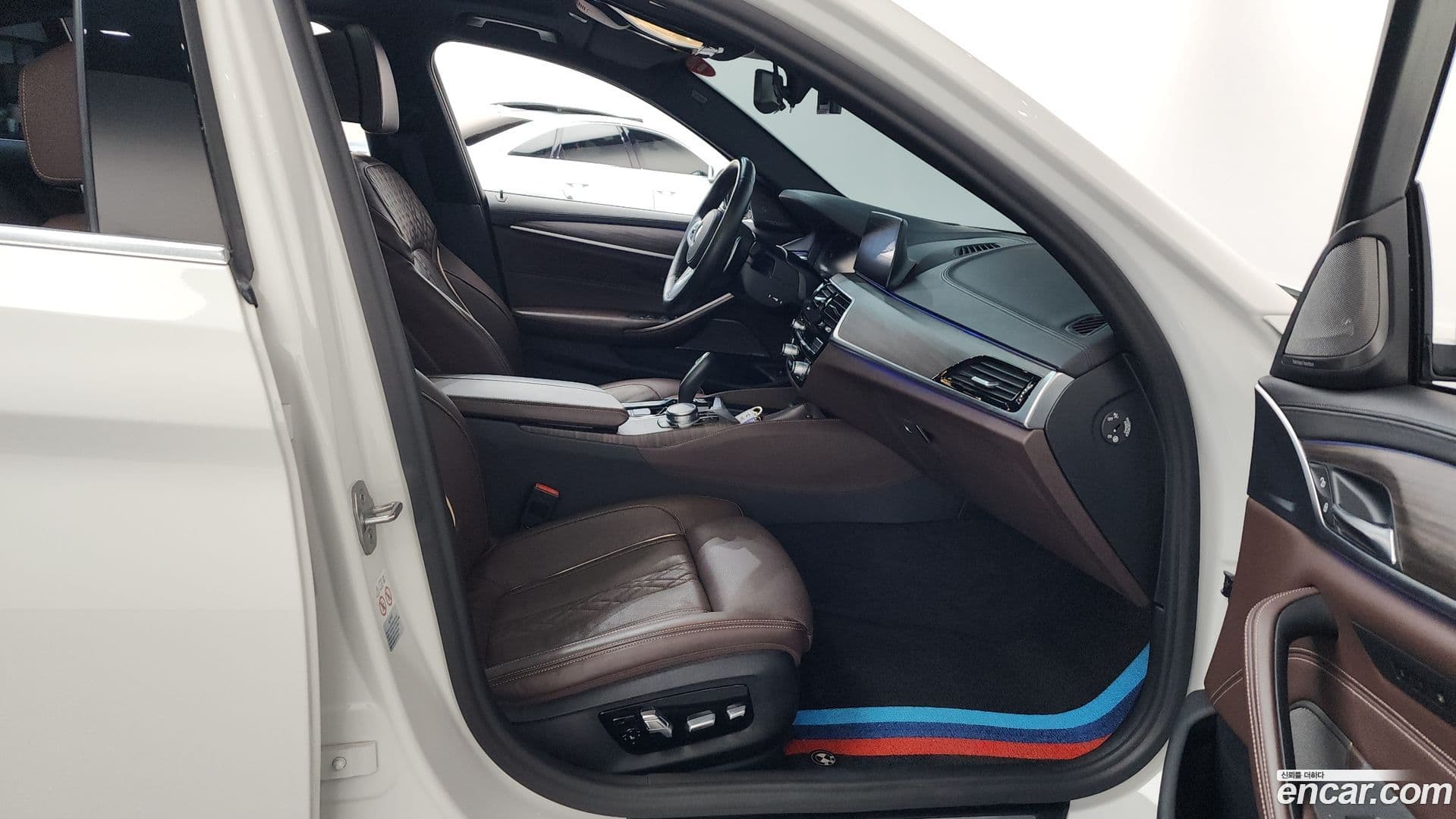 Main__Slider__Photo:5-Series BMW 2020.9-10