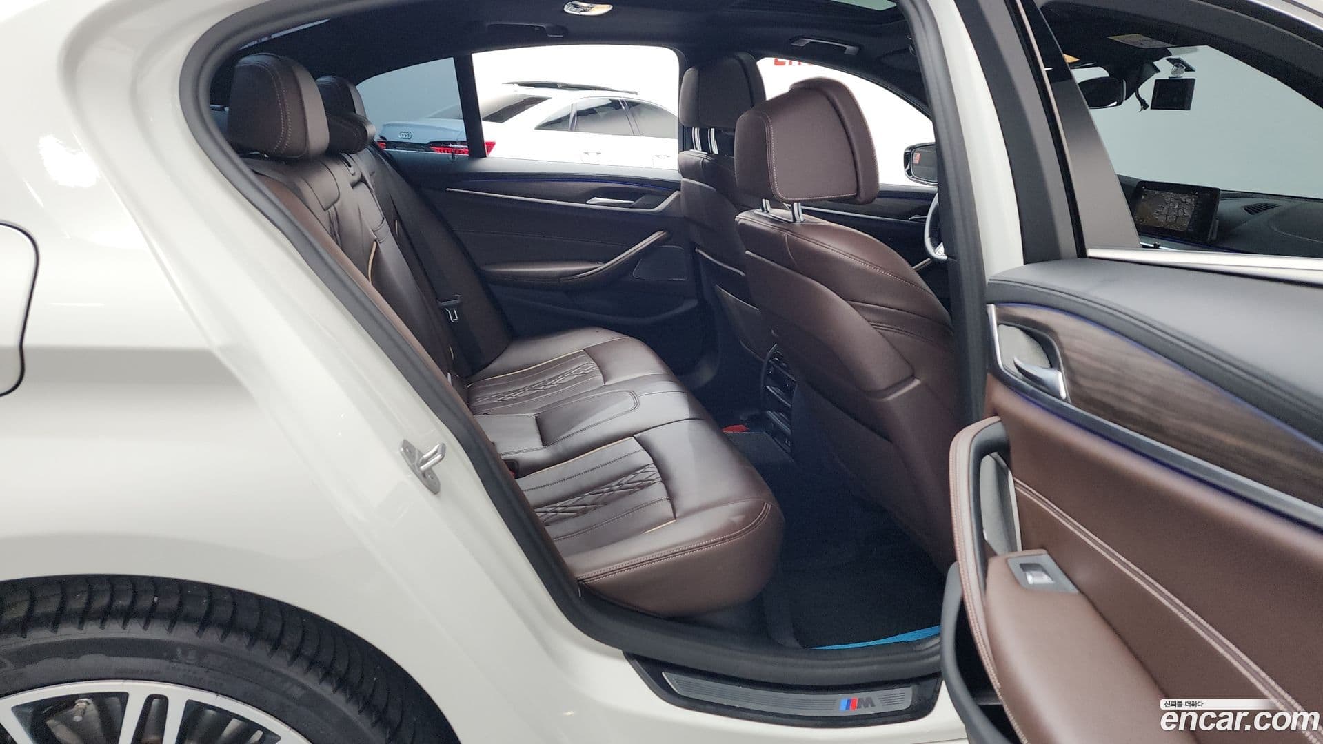 Main__Slider__Photo:5-Series BMW 2020.9-11