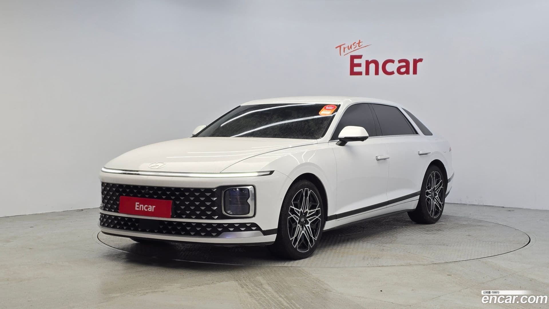 Main__Slider__Photo:Grandeur Hyundai 2023.8-0