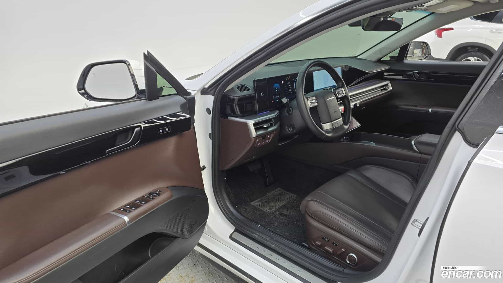 Grandeur Hyundai 2023.8-INNER-010