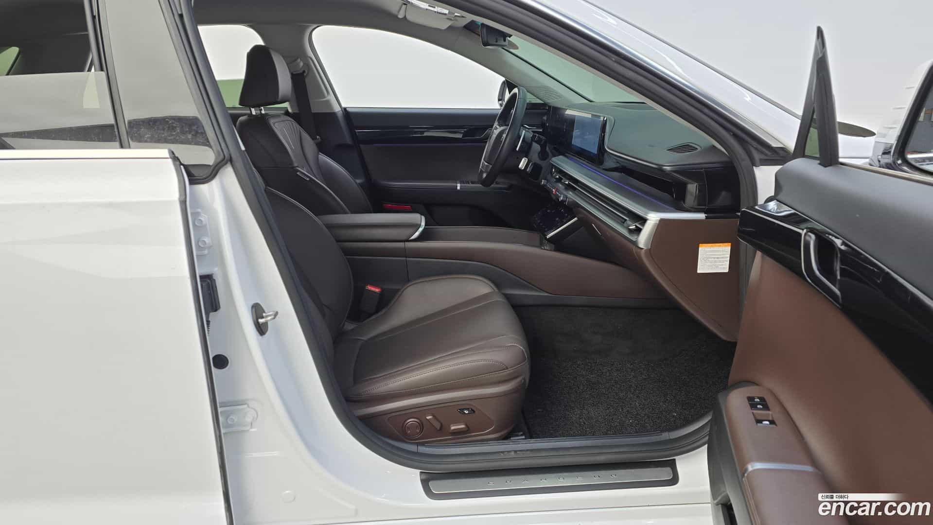 Grandeur Hyundai 2023.8-OPTION-015