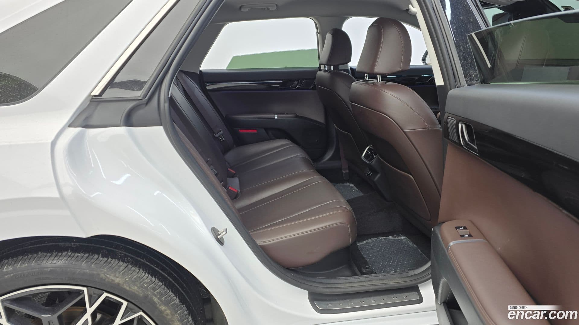 Main__Slider__Photo:Grandeur Hyundai 2023.8-11