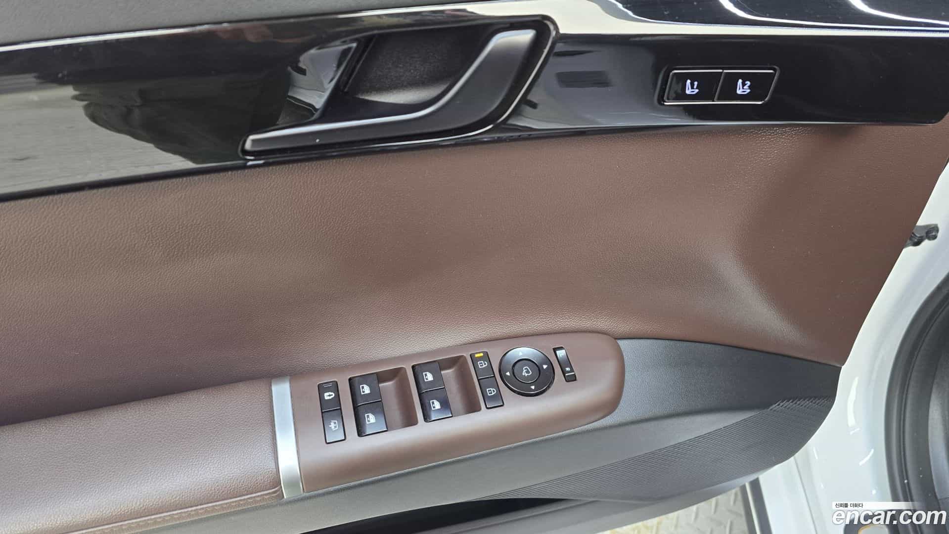 Grandeur Hyundai 2023.8-OPTION-021