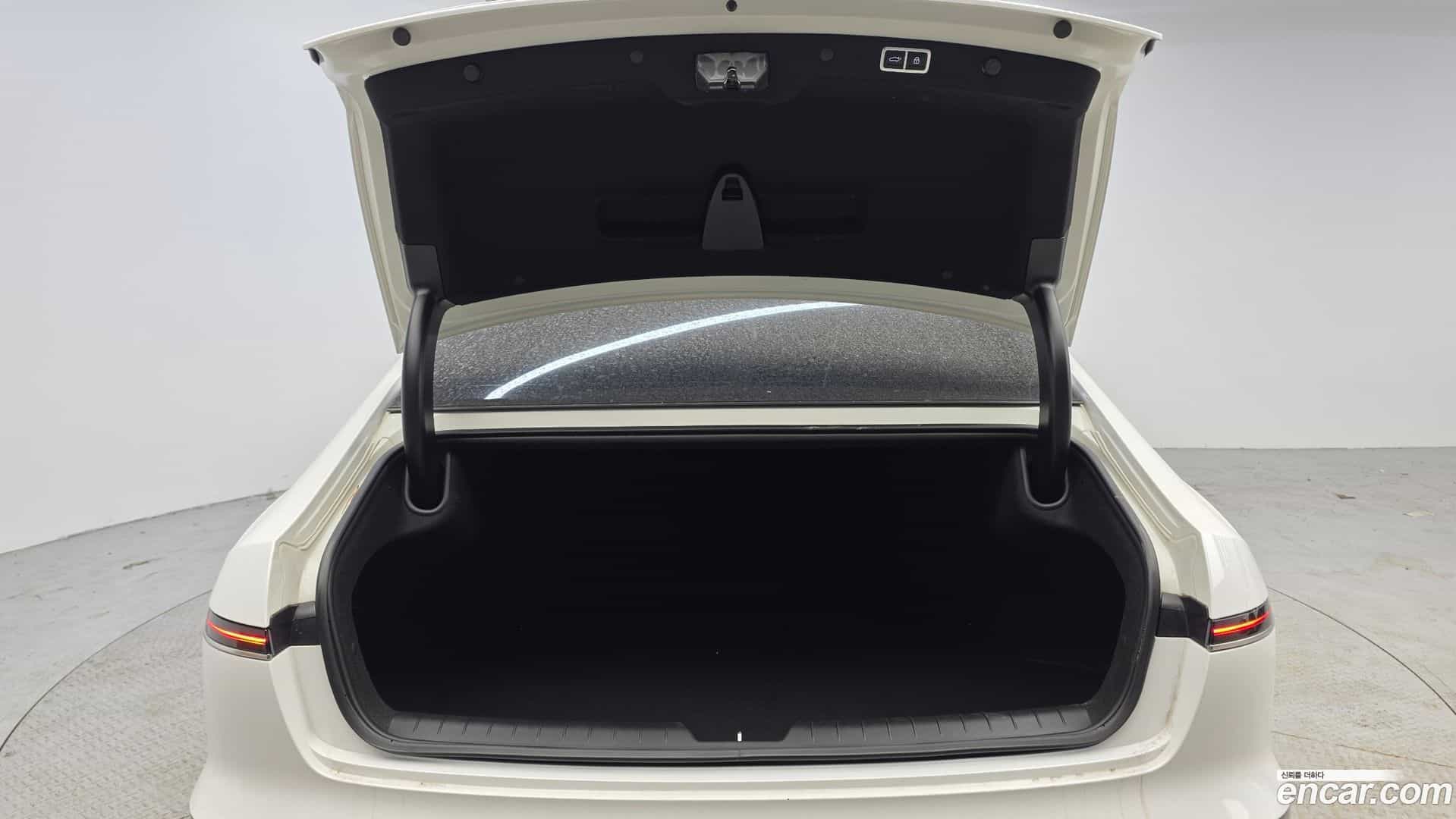 Grandeur Hyundai 2023.8-OPTION-024