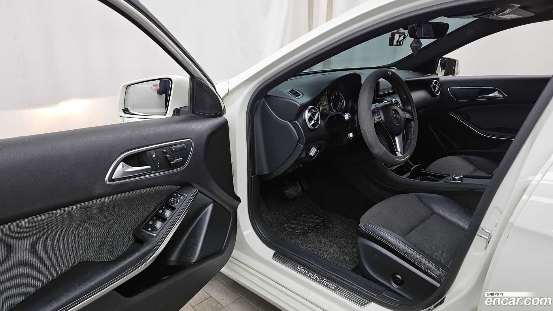 A-Class Mercedes-Benz 2014.2-INNER-010