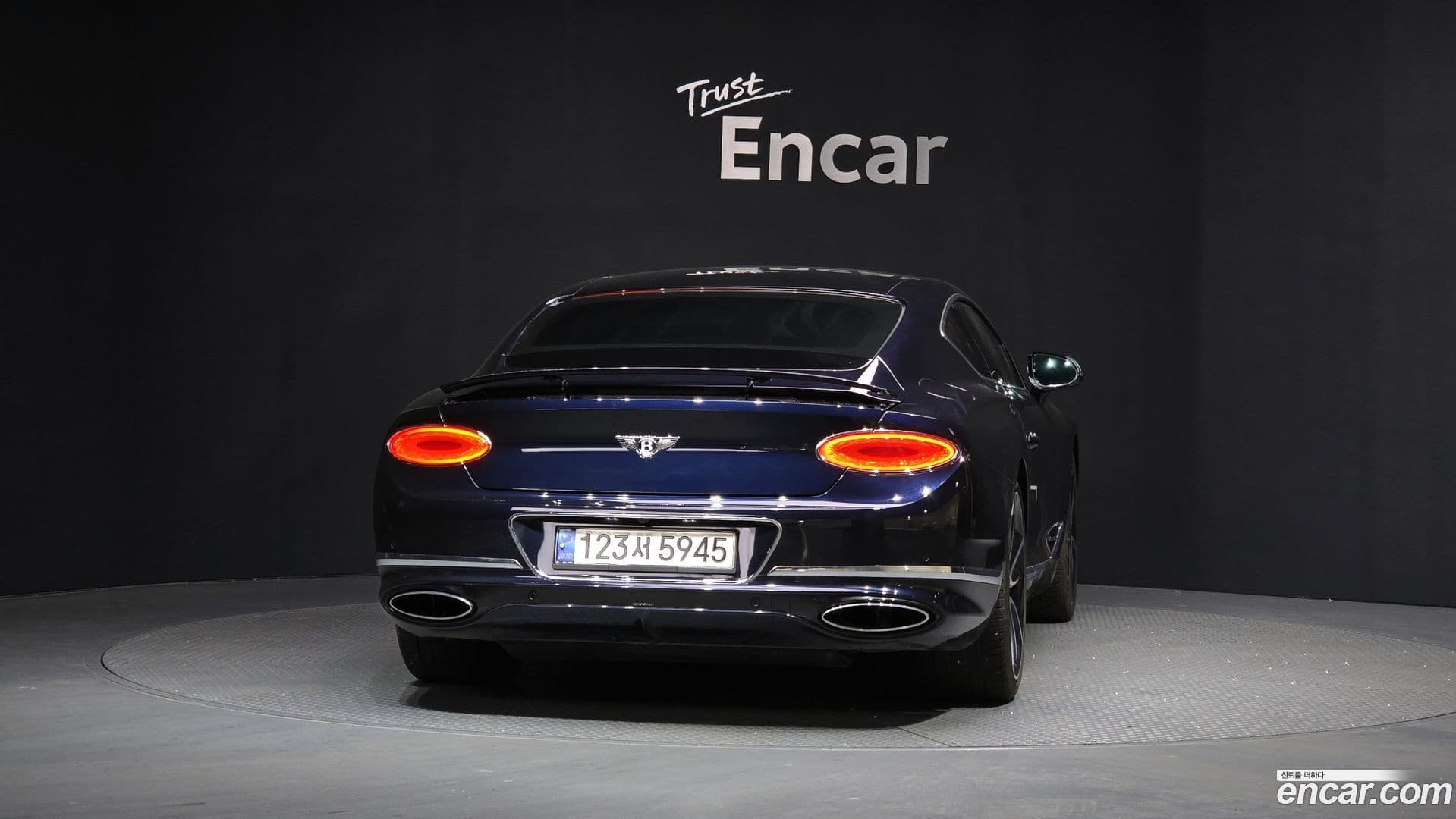 Main__Slider__Photo:Continental Bentley 2019.3-3