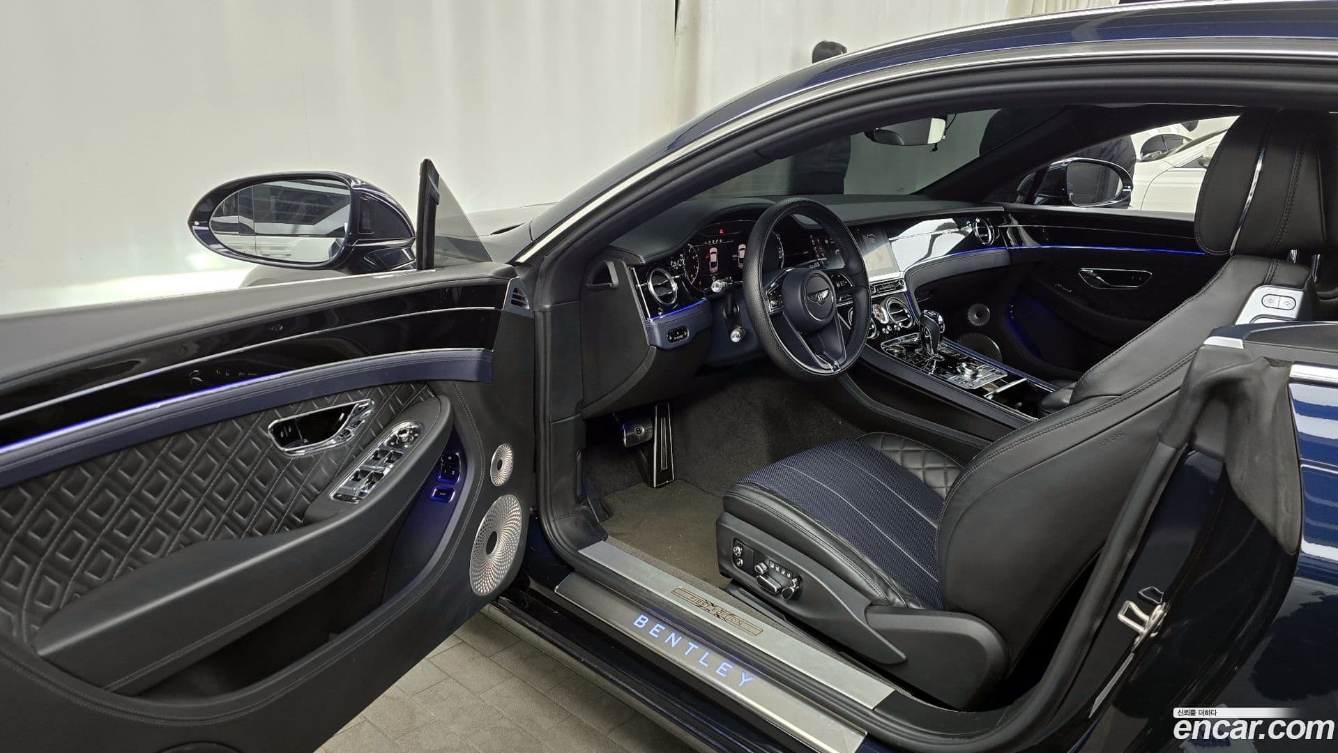 Main__Slider__Photo:Continental Bentley 2019.3-9