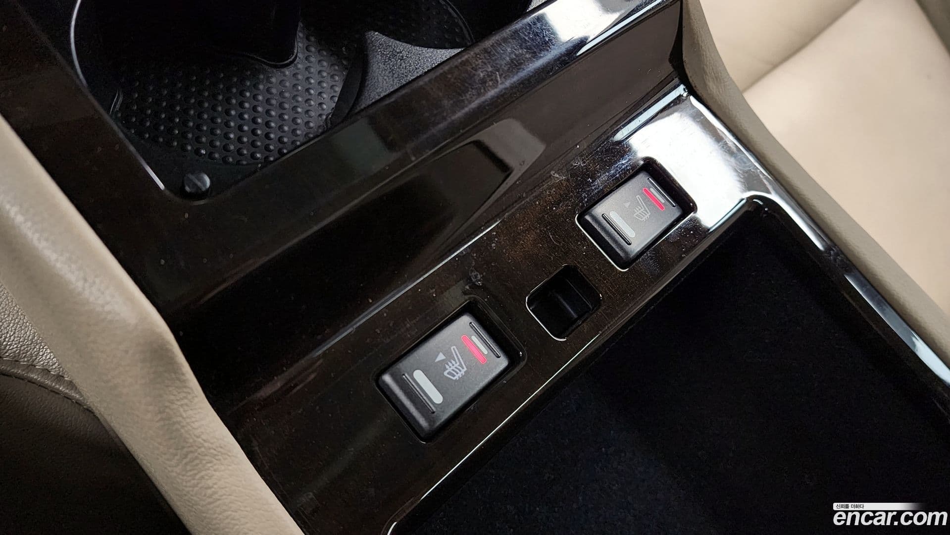 Main__Slider__Photo:SM5 Renault-KoreaSamsung 2012.0-18