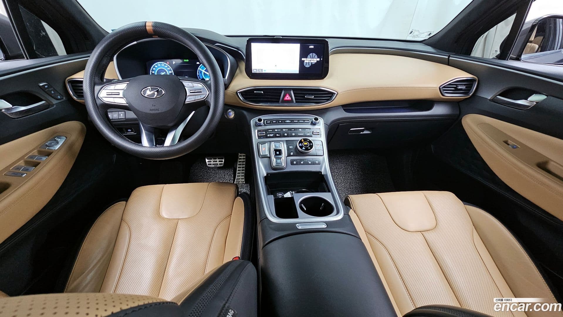 Main__Slider__Photo:Santafe Hyundai 2023.2-6