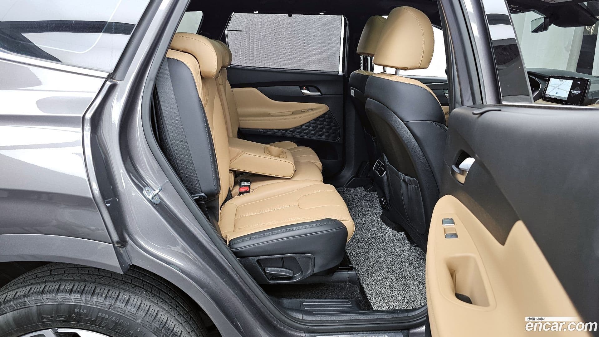 Main__Slider__Photo:Santafe Hyundai 2023.2-11